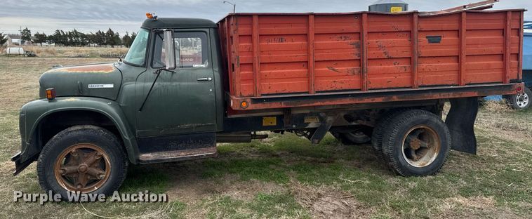 image for item EG6301 1978 International LoadStar 1600 grain truck