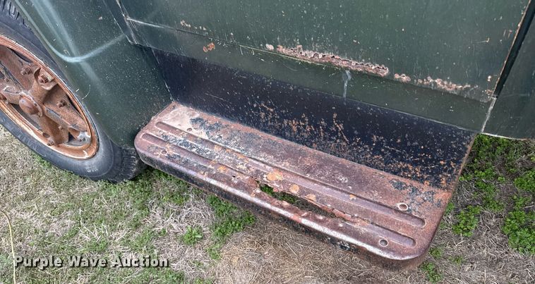 image for item EG6301 1978 International LoadStar 1600 grain truck