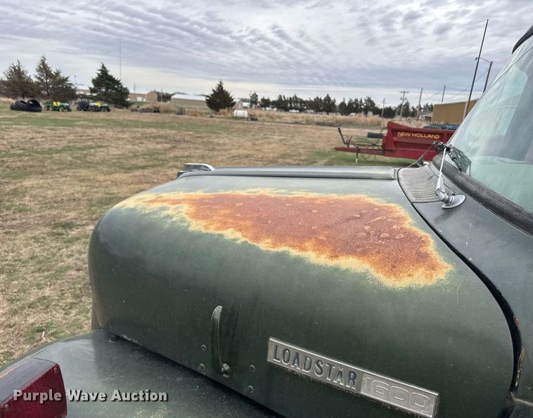 image for item EG6301 1978 International LoadStar 1600 grain truck