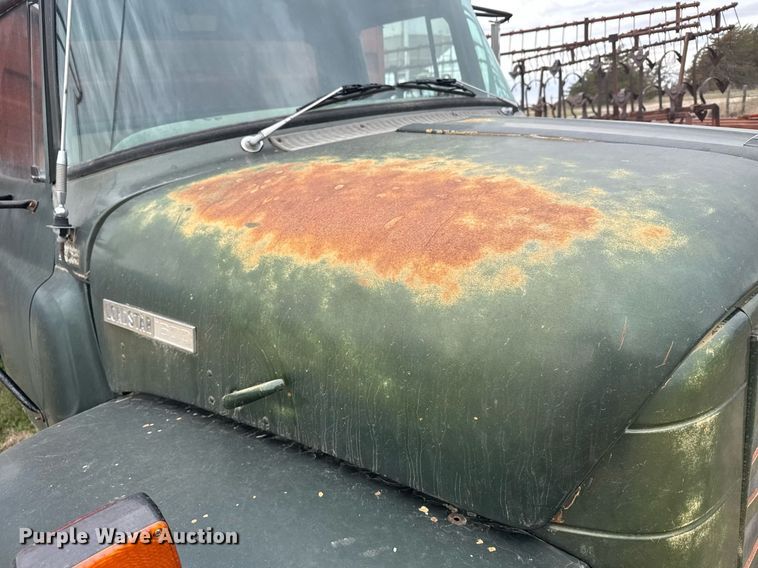 image for item EG6301 1978 International LoadStar 1600 grain truck