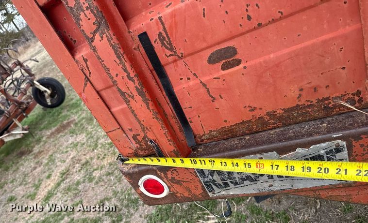 image for item EG6301 1978 International LoadStar 1600 grain truck