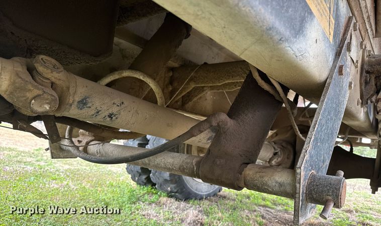 image for item EG6301 1978 International LoadStar 1600 grain truck