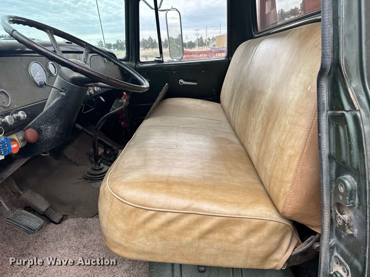 image for item EG6301 1978 International LoadStar 1600 grain truck