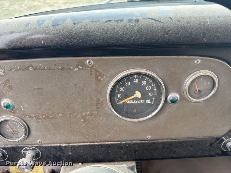 image for item EG6301 1978 International LoadStar 1600 grain truck