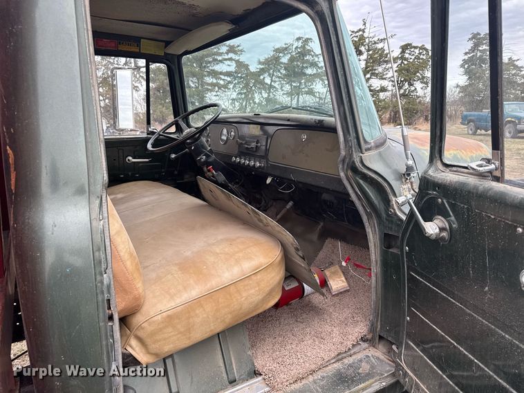 image for item EG6301 1978 International LoadStar 1600 grain truck