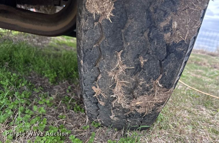 image for item EG6301 1978 International LoadStar 1600 grain truck