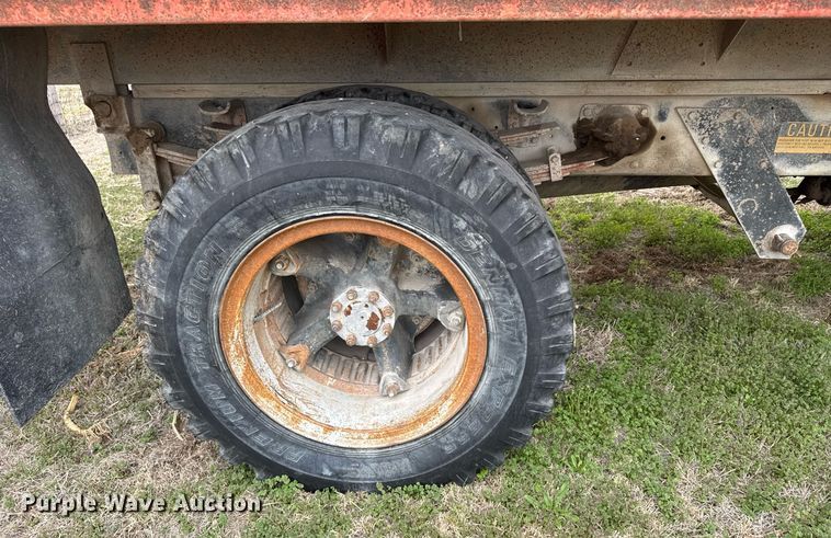 image for item EG6301 1978 International LoadStar 1600 grain truck