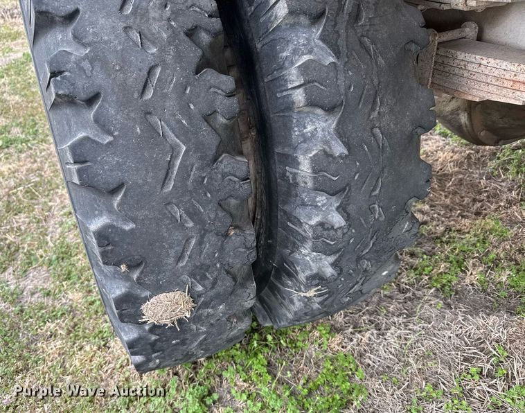 image for item EG6301 1978 International LoadStar 1600 grain truck