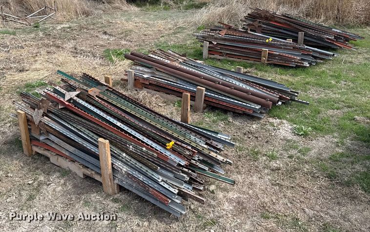 image for item EG6309 T-posts