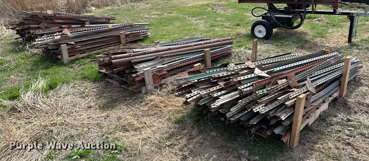 image for item EG6309 T-posts