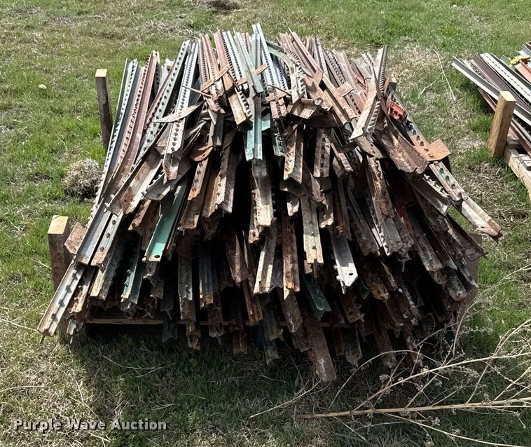 image for item EG6309 T-posts