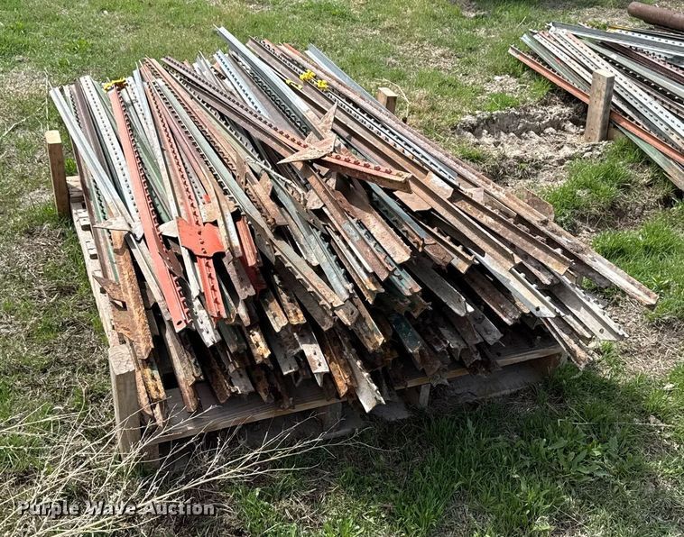 image for item EG6309 T-posts