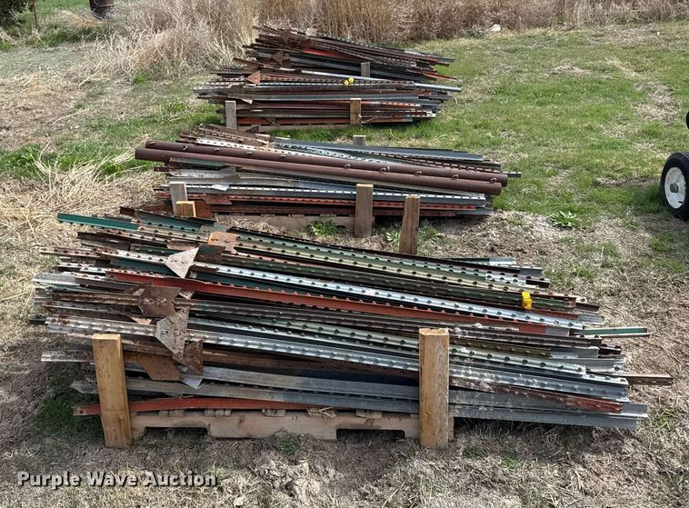 image for item EG6309 T-posts