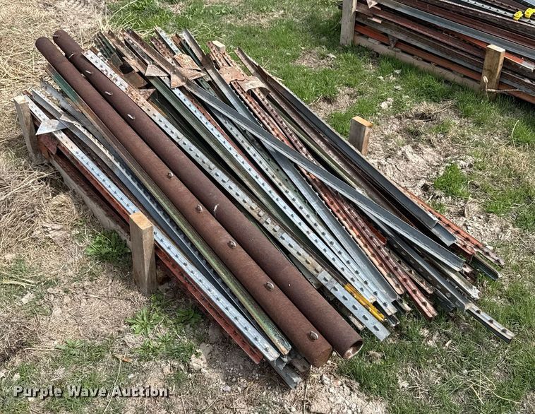 image for item EG6309 T-posts