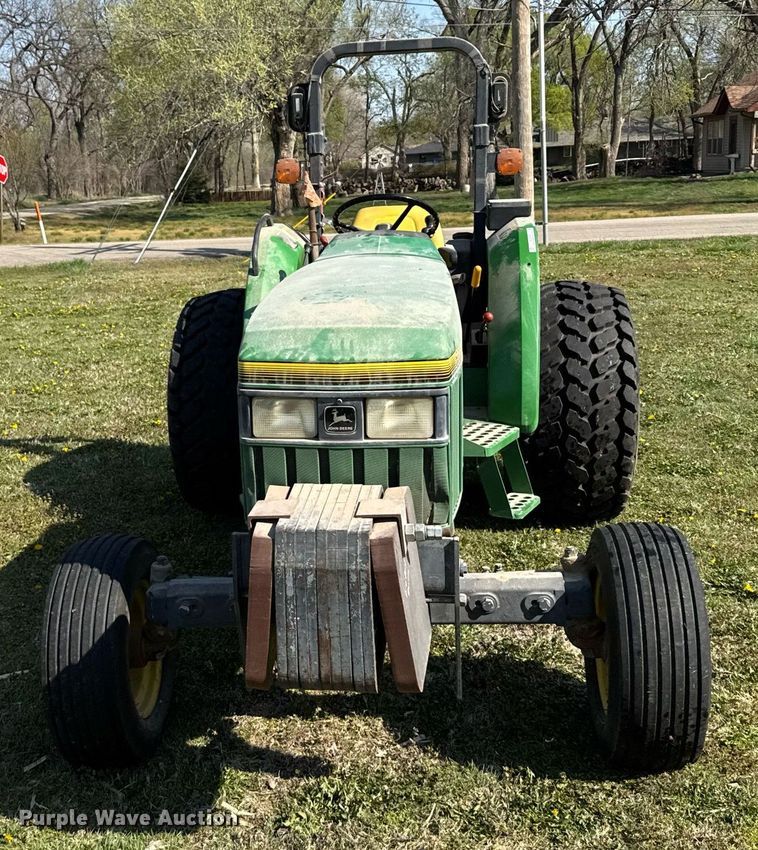 image for item EG6329 1992 John Deere 5300 tractor