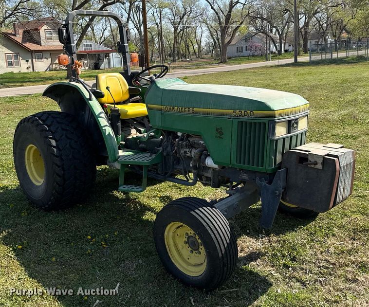 image for item EG6329 1992 John Deere 5300 tractor