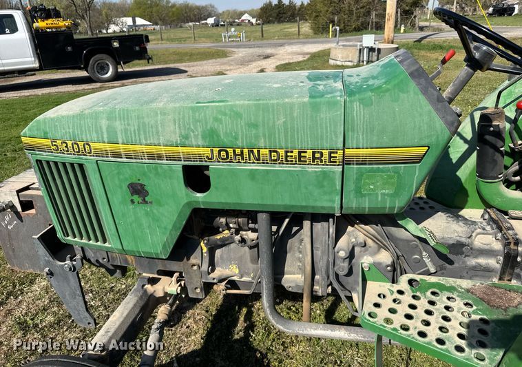 image for item EG6329 1992 John Deere 5300 tractor