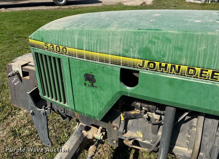 image for item EG6329 1992 John Deere 5300 tractor