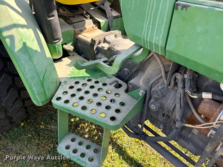 image for item EG6329 1992 John Deere 5300 tractor