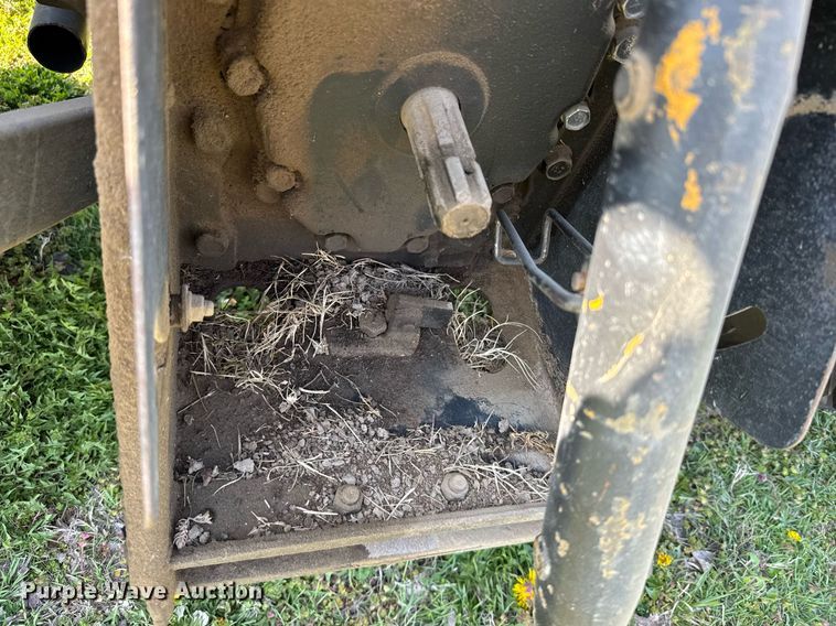 image for item EG6329 1992 John Deere 5300 tractor