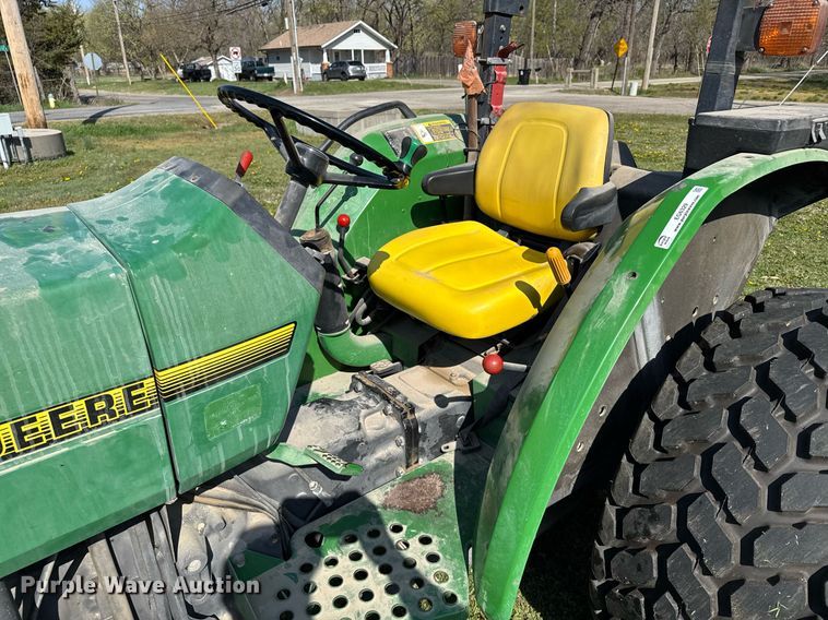 image for item EG6329 1992 John Deere 5300 tractor