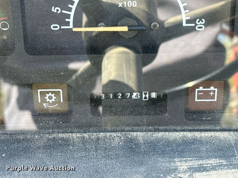 image for item EG6329 1992 John Deere 5300 tractor