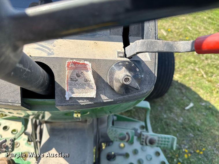 image for item EG6329 1992 John Deere 5300 tractor