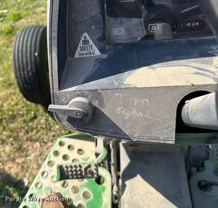 image for item EG6329 1992 John Deere 5300 tractor