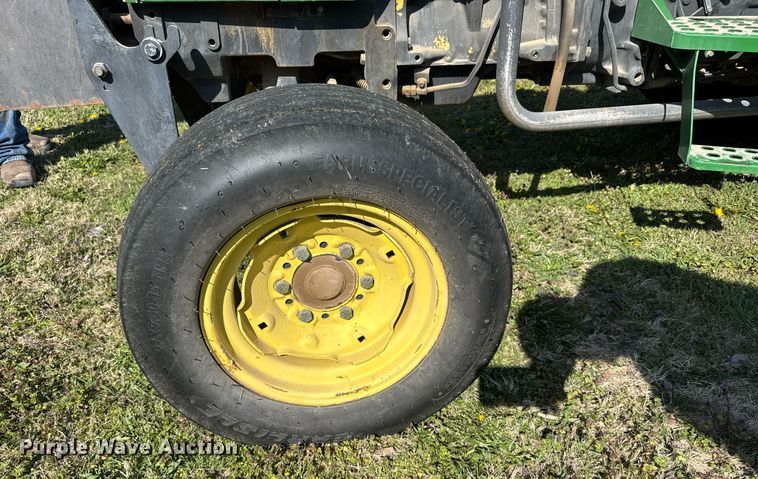 image for item EG6329 1992 John Deere 5300 tractor