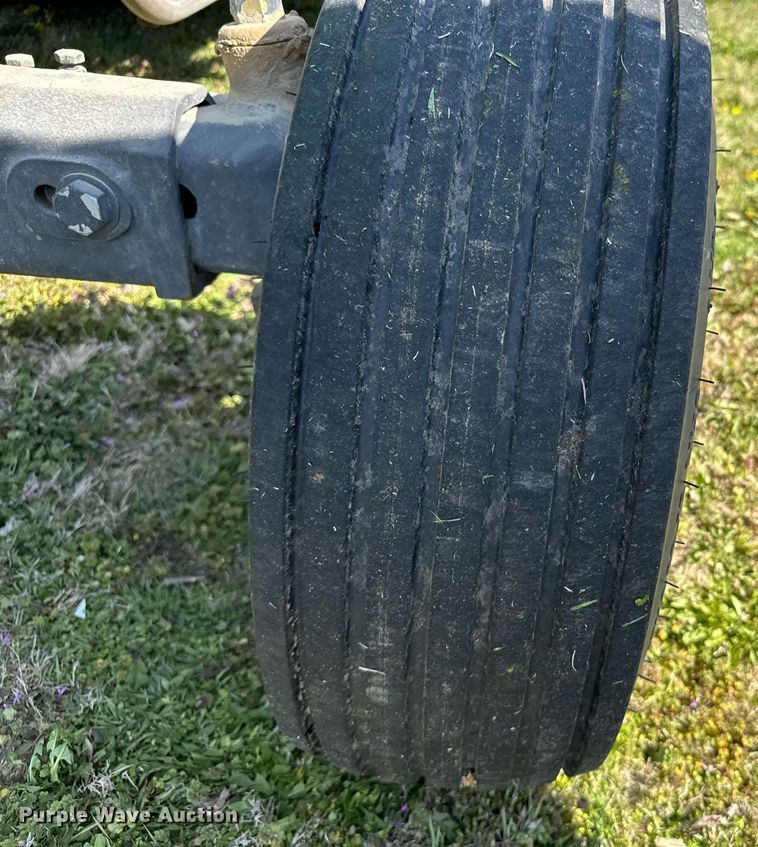 image for item EG6329 1992 John Deere 5300 tractor