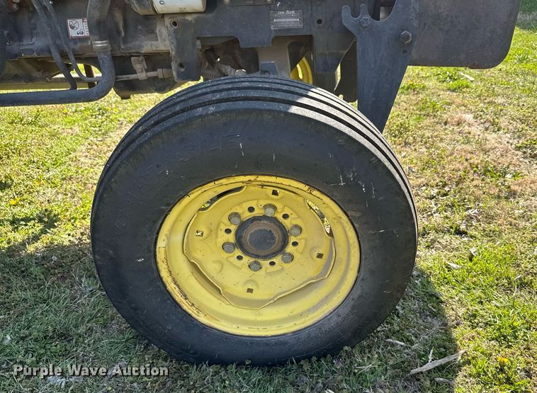 image for item EG6329 1992 John Deere 5300 tractor