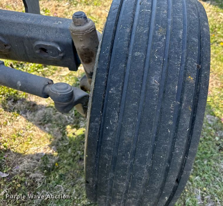 image for item EG6329 1992 John Deere 5300 tractor