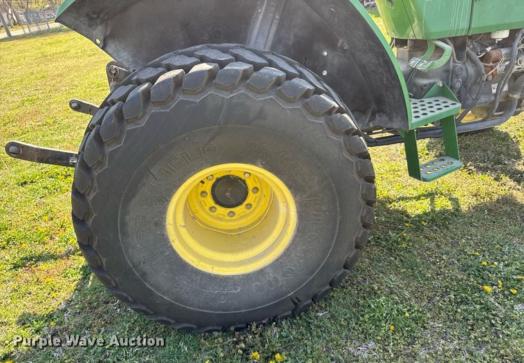 image for item EG6329 1992 John Deere 5300 tractor
