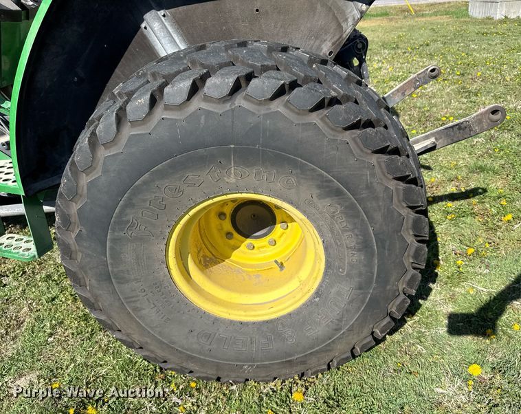 image for item EG6329 1992 John Deere 5300 tractor