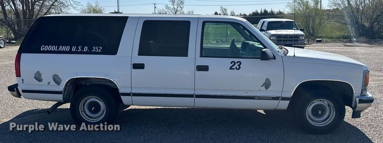 image for item EG6372 1999 Chevrolet Suburban SUV