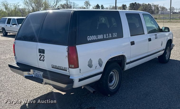 image for item EG6372 1999 Chevrolet Suburban SUV