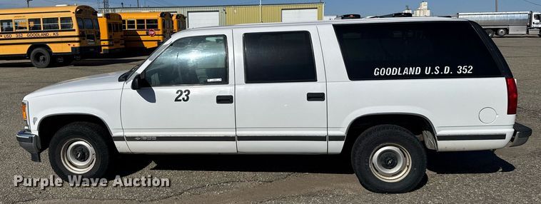 image for item EG6372 1999 Chevrolet Suburban SUV