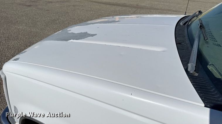 image for item EG6372 1999 Chevrolet Suburban SUV