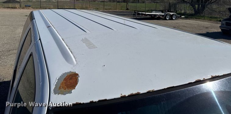 image for item EG6372 1999 Chevrolet Suburban SUV