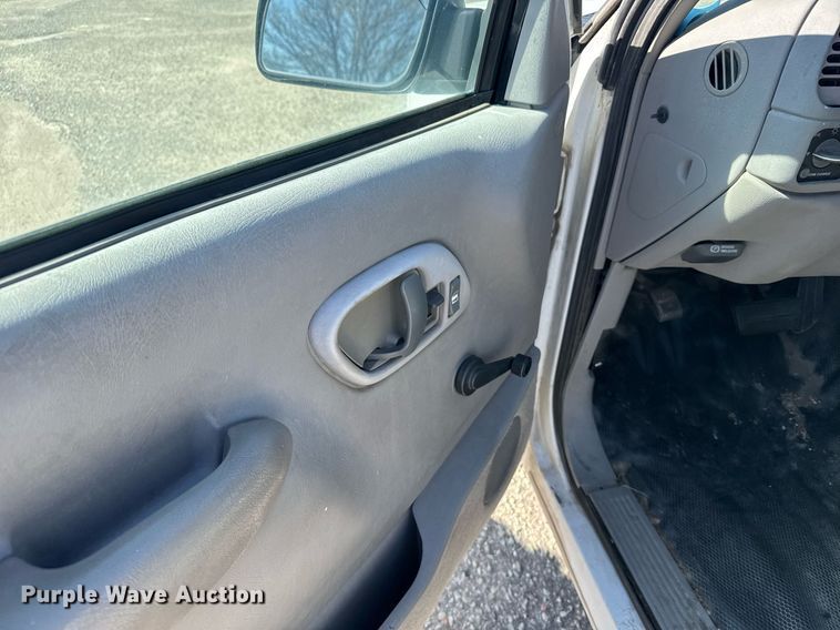 image for item EG6372 1999 Chevrolet Suburban SUV