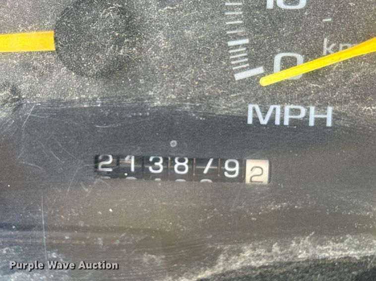 image for item EG6372 1999 Chevrolet Suburban SUV