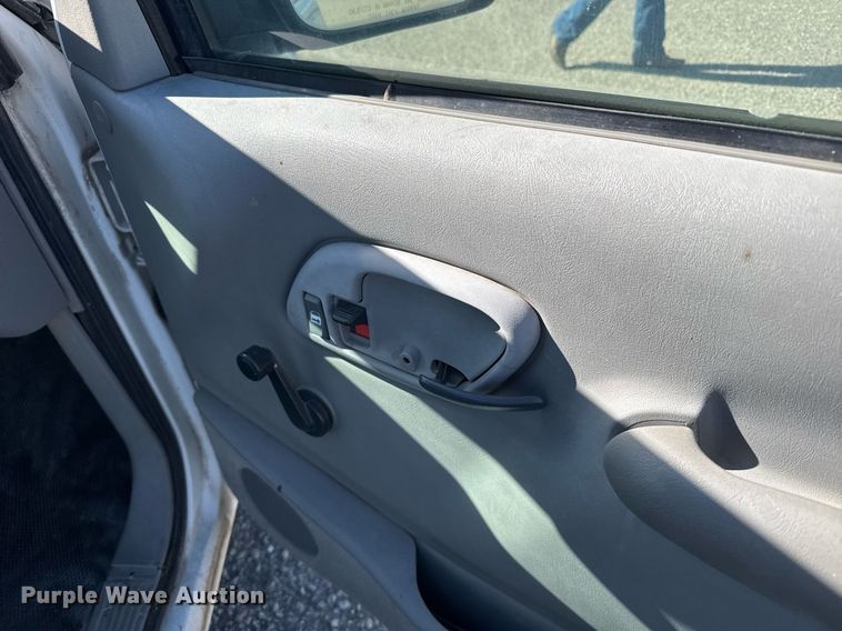 image for item EG6372 1999 Chevrolet Suburban SUV