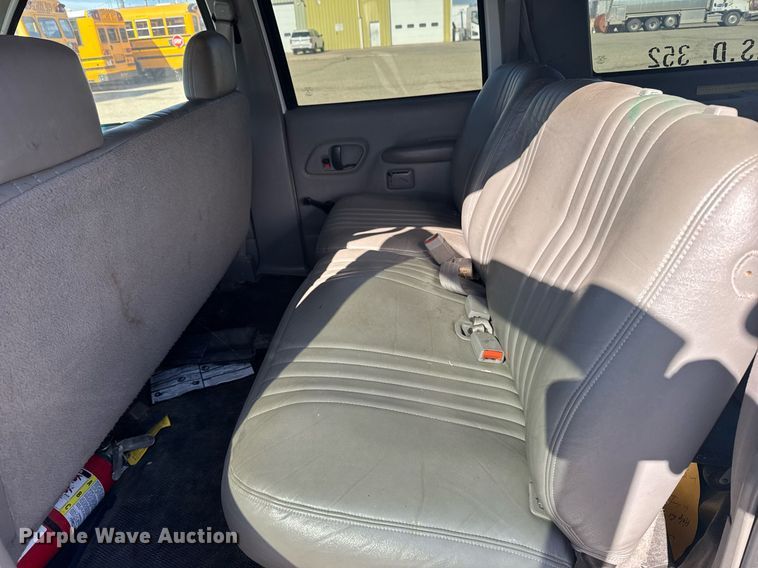 image for item EG6372 1999 Chevrolet Suburban SUV