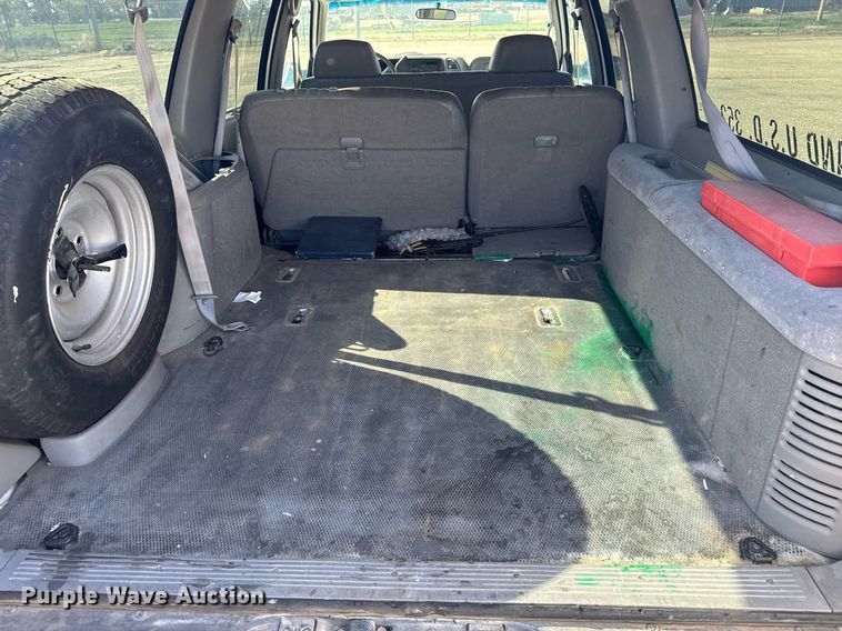 image for item EG6372 1999 Chevrolet Suburban SUV