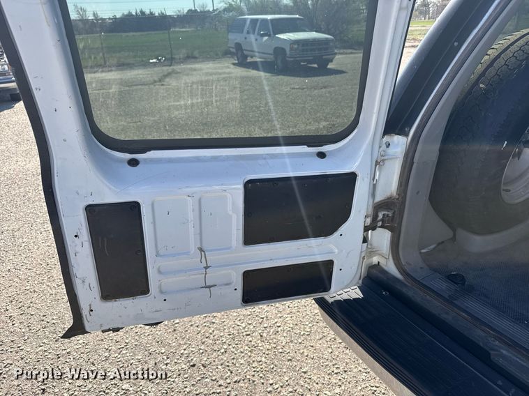 image for item EG6372 1999 Chevrolet Suburban SUV