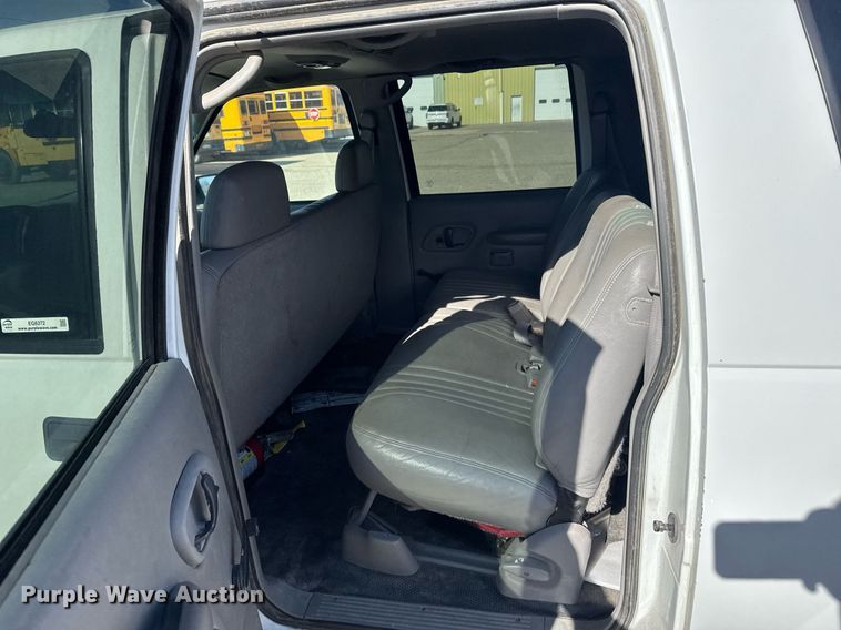 image for item EG6372 1999 Chevrolet Suburban SUV