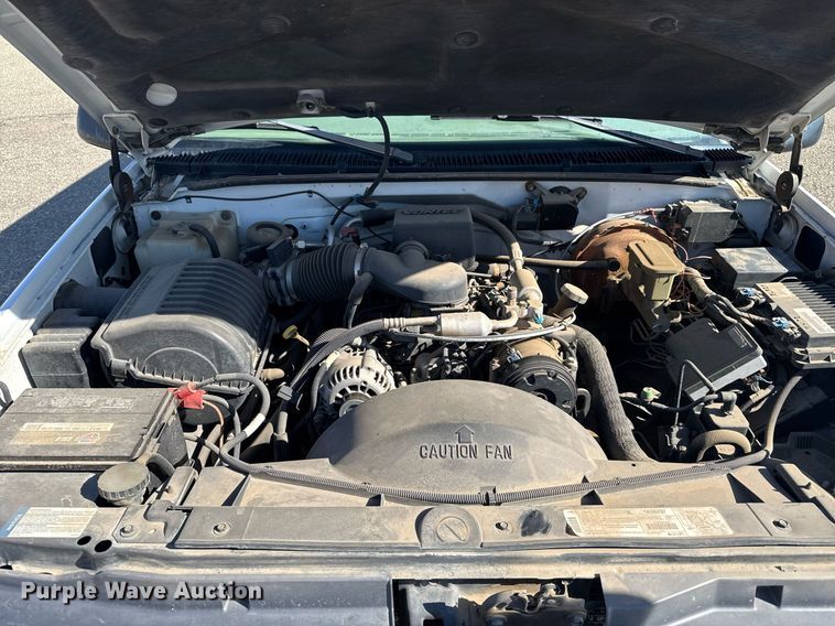 image for item EG6372 1999 Chevrolet Suburban SUV