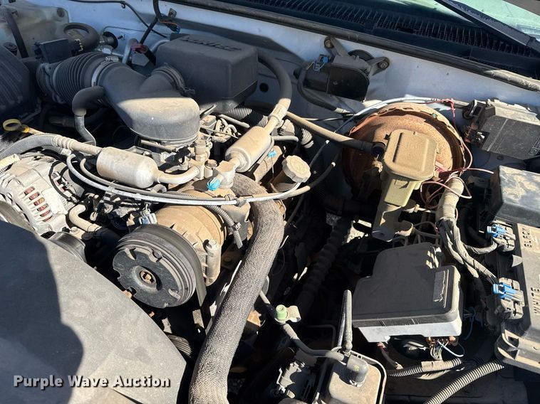 image for item EG6372 1999 Chevrolet Suburban SUV