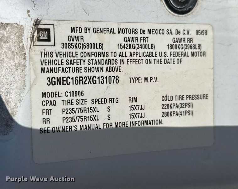 image for item EG6372 1999 Chevrolet Suburban SUV