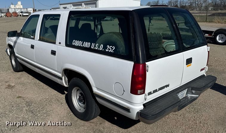 image for item EG6373 1999 GMC Suburban SUV